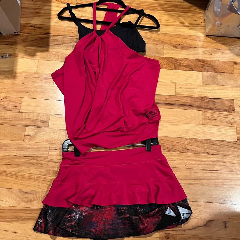 Lija Tennis. Red and Black full tennis outfit